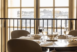 Versailles: Spring køen over - adgangsbillet til slottet og frokost i Ore