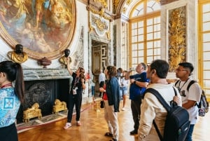 Versailles: Skip-the-Line Tour of Palace with Gardens Access