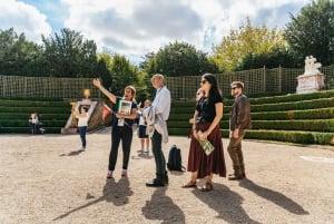 Versailles: Skip-the-Line Tour of Palace with Gardens Access