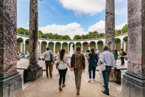 Versailles: Skip-the-Line Tour of Palace with Gardens Access