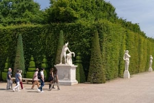 Versailles: Skip-the-Line Versailles Palace and Gardens Tour
