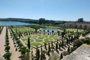 Versalles: Visita guiada privada a los jardines y ticket de acceso al palacio