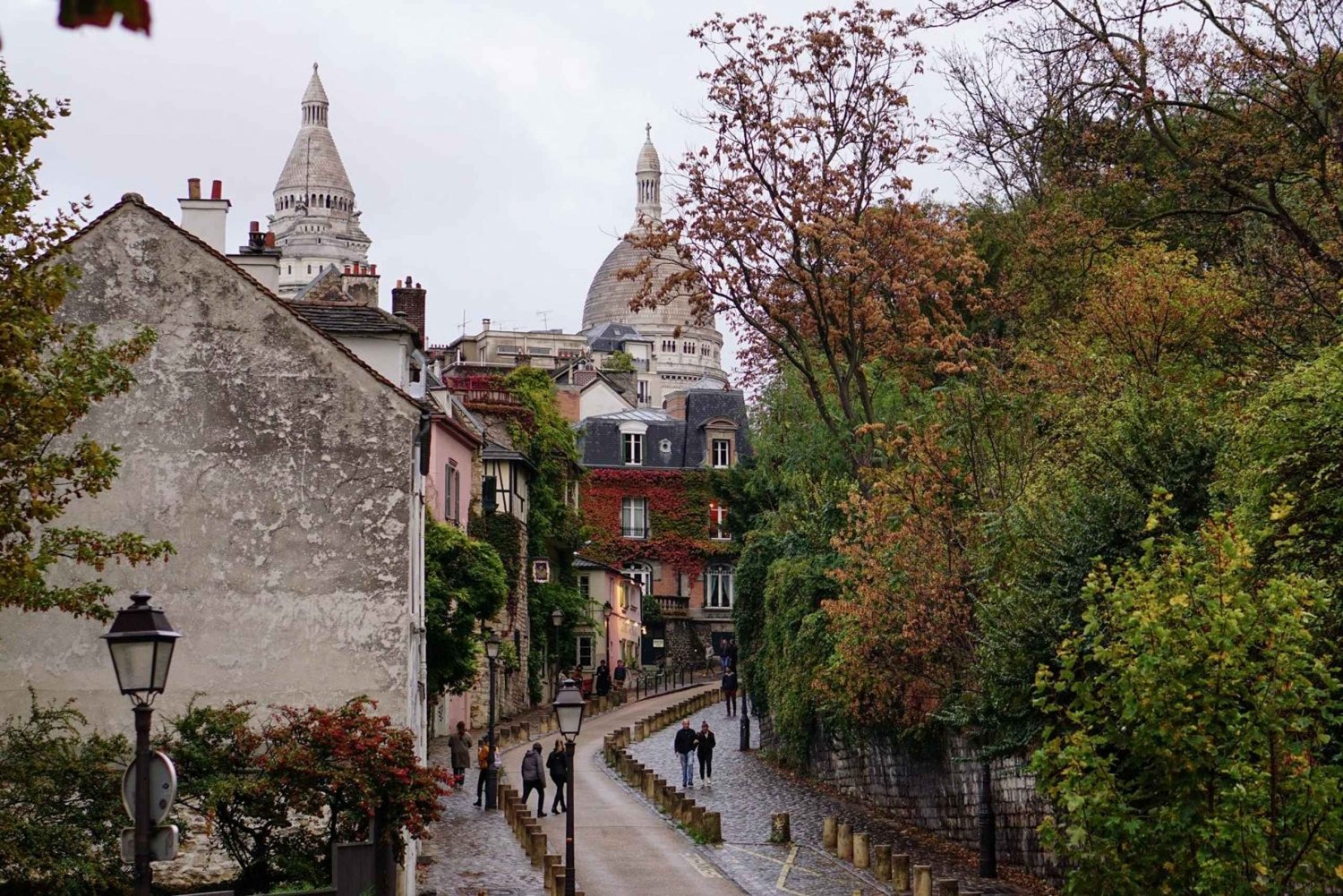 Tour of the Montmartre district with a local guide in Italian