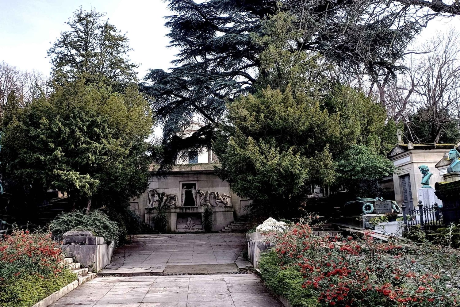 Who Killed Victor ? Escape Game at Père Lachaise Cemetery