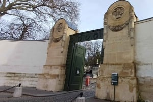 Who Killed Victor ? Escape Game at Père Lachaise Cemetery