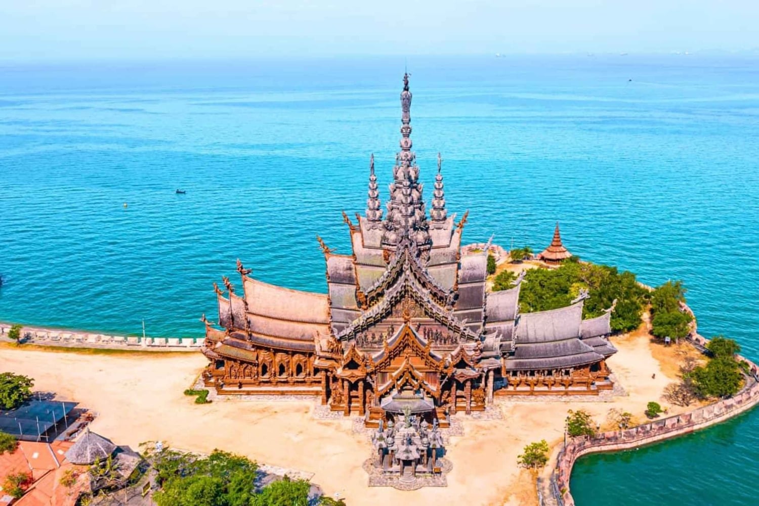 Bangkok: tour guiado al Santuario de la Verdad de Pattaya y a la Isla de los Corales
