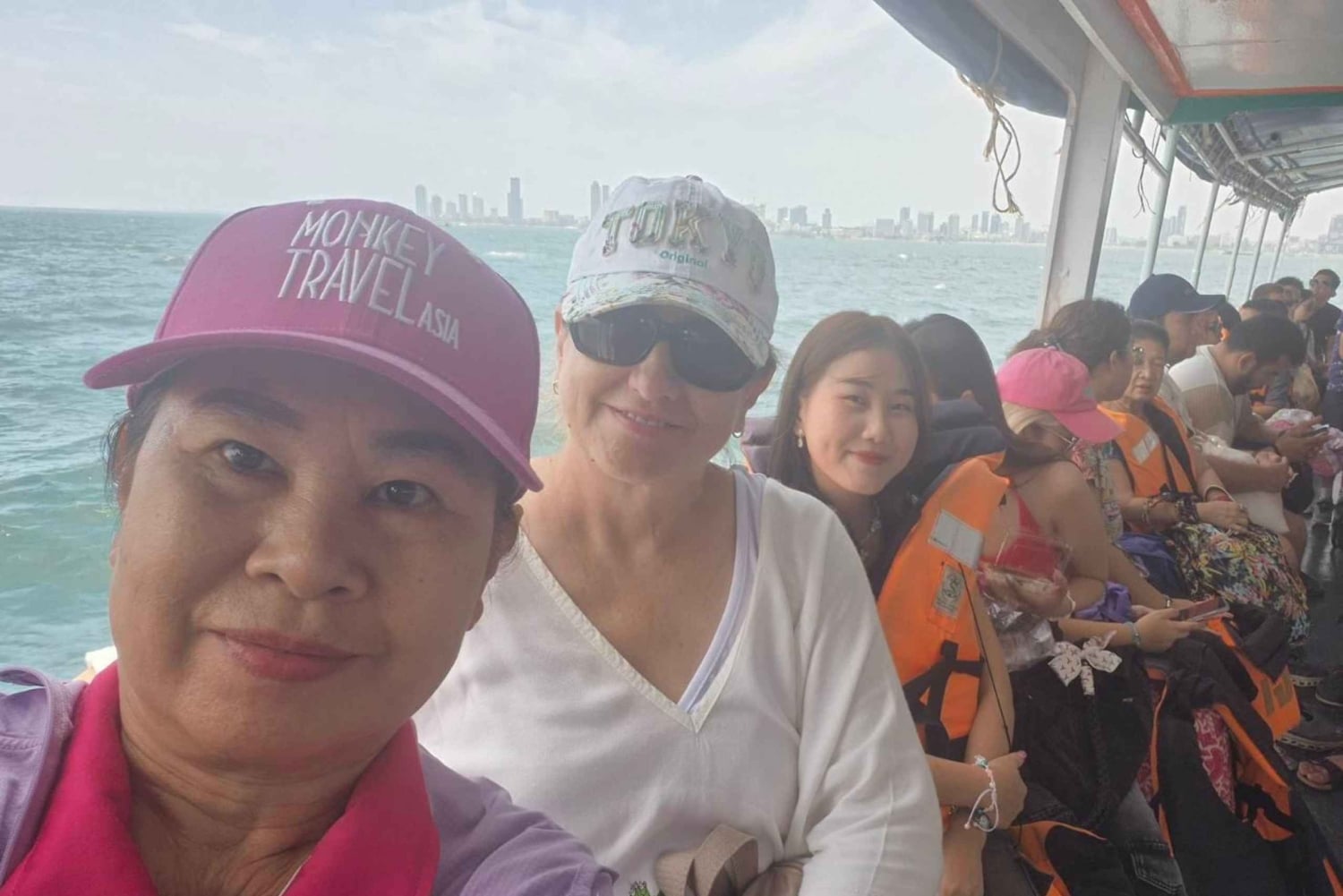 Bangkok: tour guiado al Santuario de la Verdad de Pattaya y a la Isla de los Corales