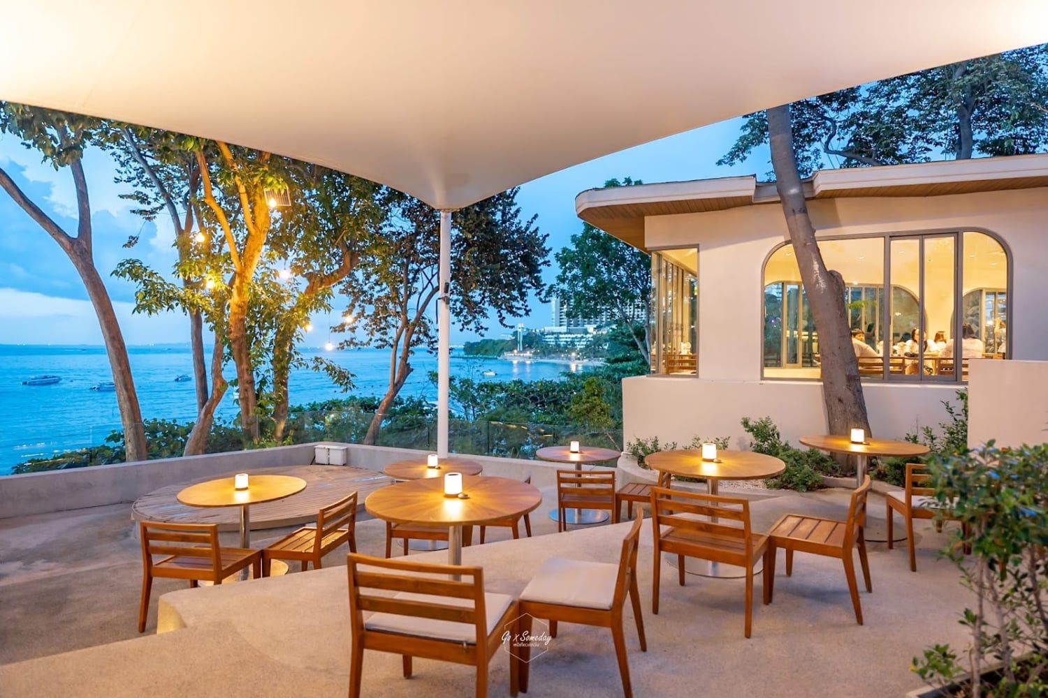 Kliff Beach Bistro & Bar