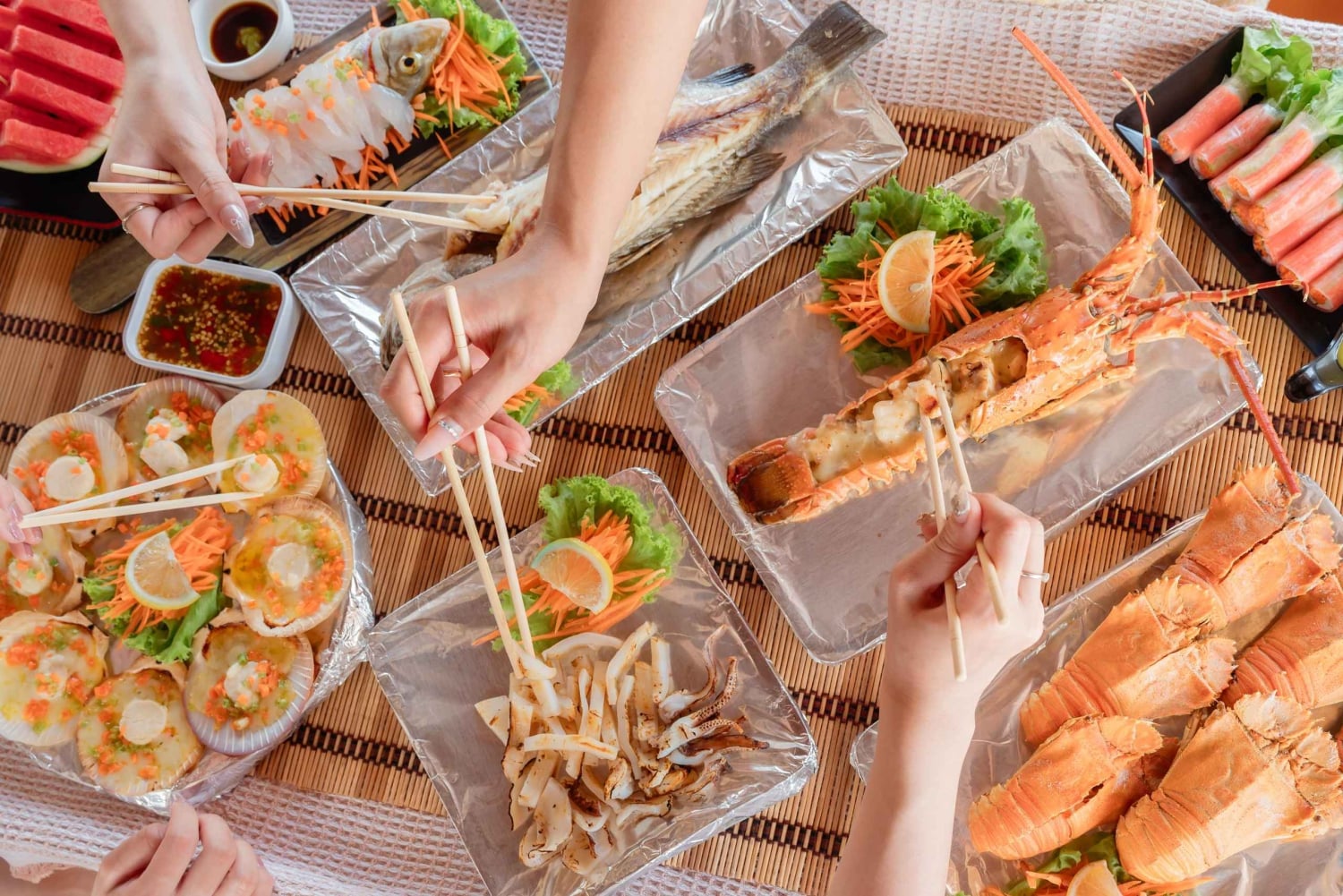 Koh Larn: Privat träbåt med skaldjursmeny