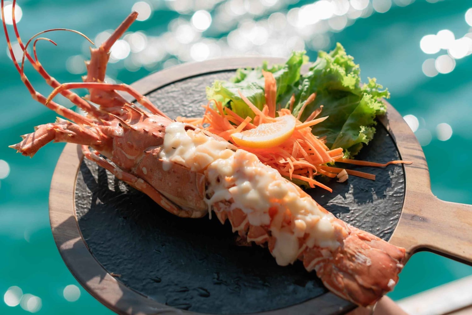 Koh Larn: Privat träbåt med skaldjursmeny