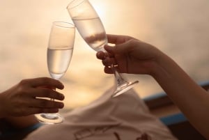 Koh Larn: Privat träbåt med skaldjursmeny