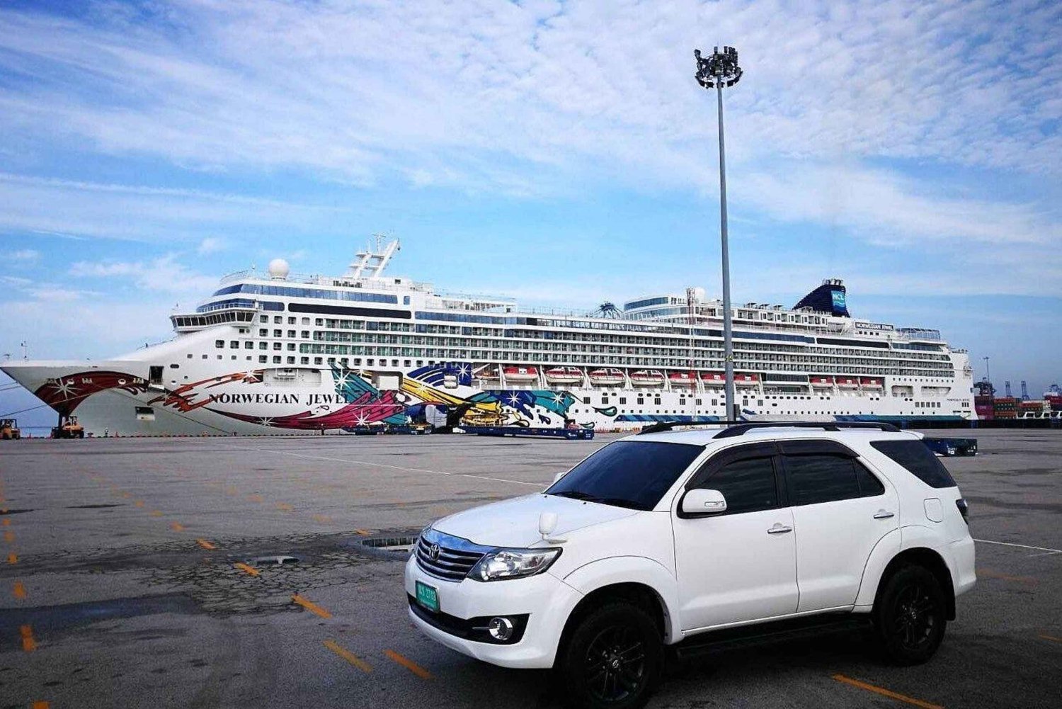 Laem Chabang Port: Bangkok City Temples & Shopping Tour