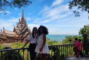 Laem Chabang: Privétour & Sanctuary of Truth