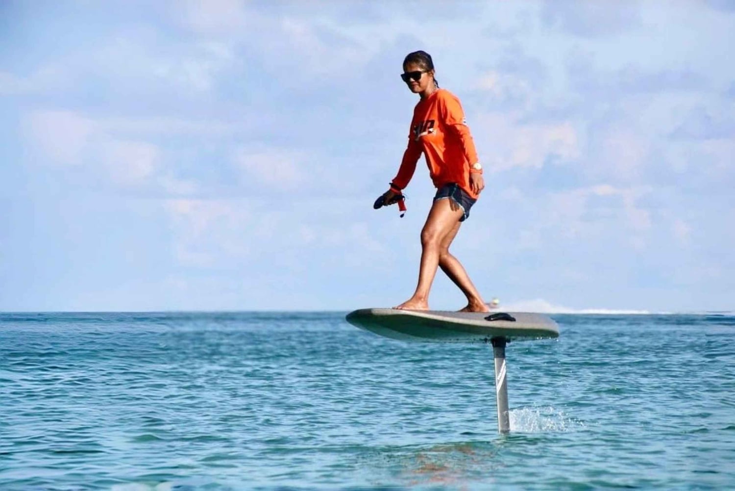 パタヤ：プロフェッショナルガイド付き1時間E-Foil体験