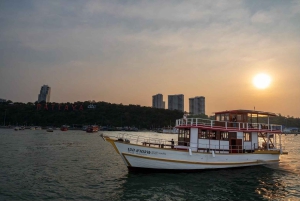 Pattaya: 2 uur feestvibe bij zonsondergang op de Red Dragon