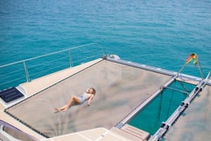 Pattaya: Wycieczka katamaranem na 3 wyspy z lunchem w formie bufetu