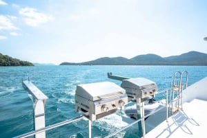 Pattaya: 3 Islands Catamaran Tour with Lunch Buffet