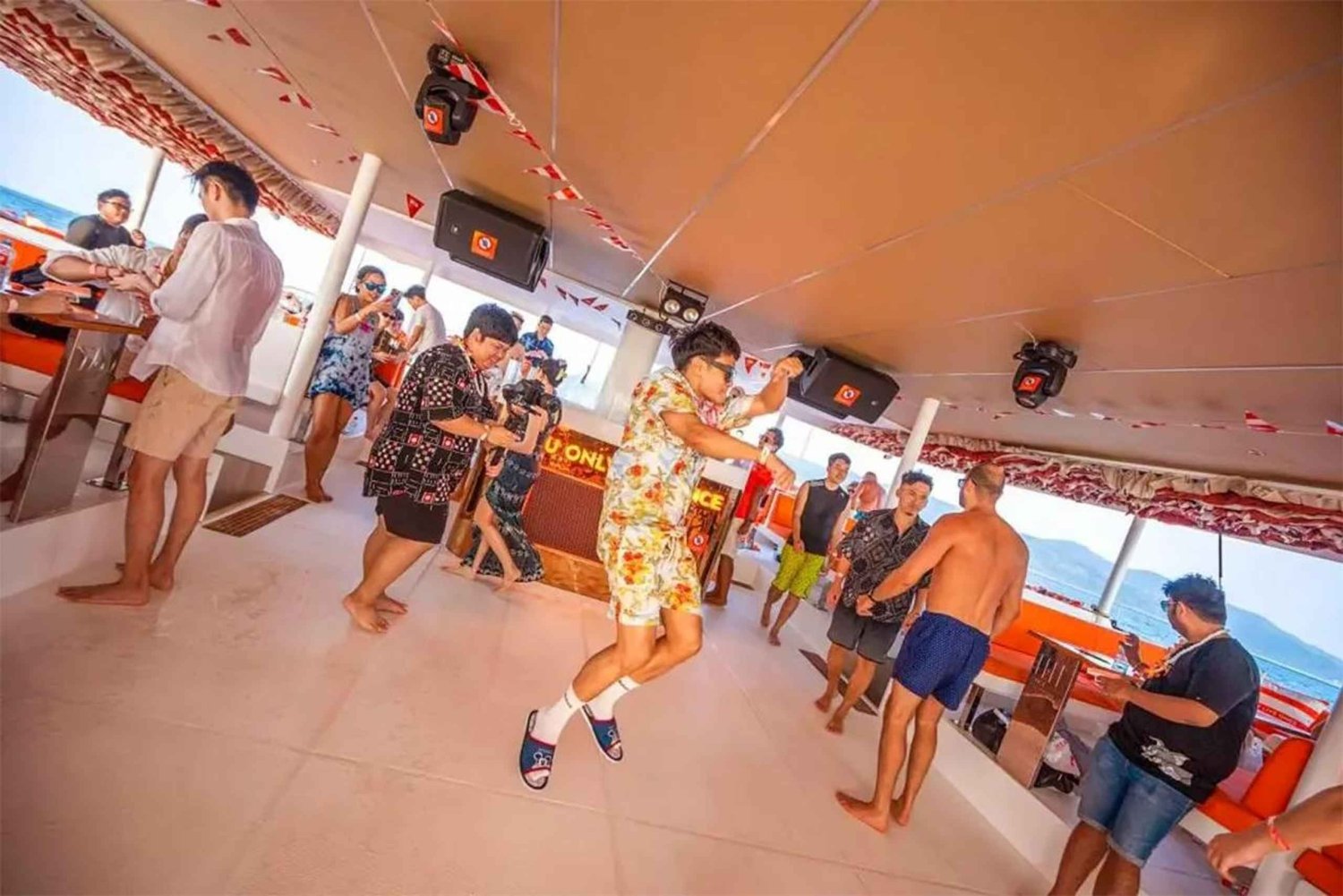 Pattaya: la mejor fiesta en el mar con cena bufé en 3 islas.