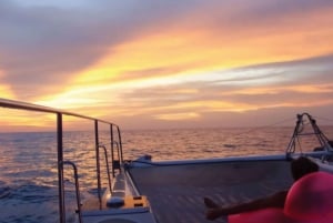 Pattaya: Całodniowa wycieczka jachtem na 3 wyspy z bufetem
