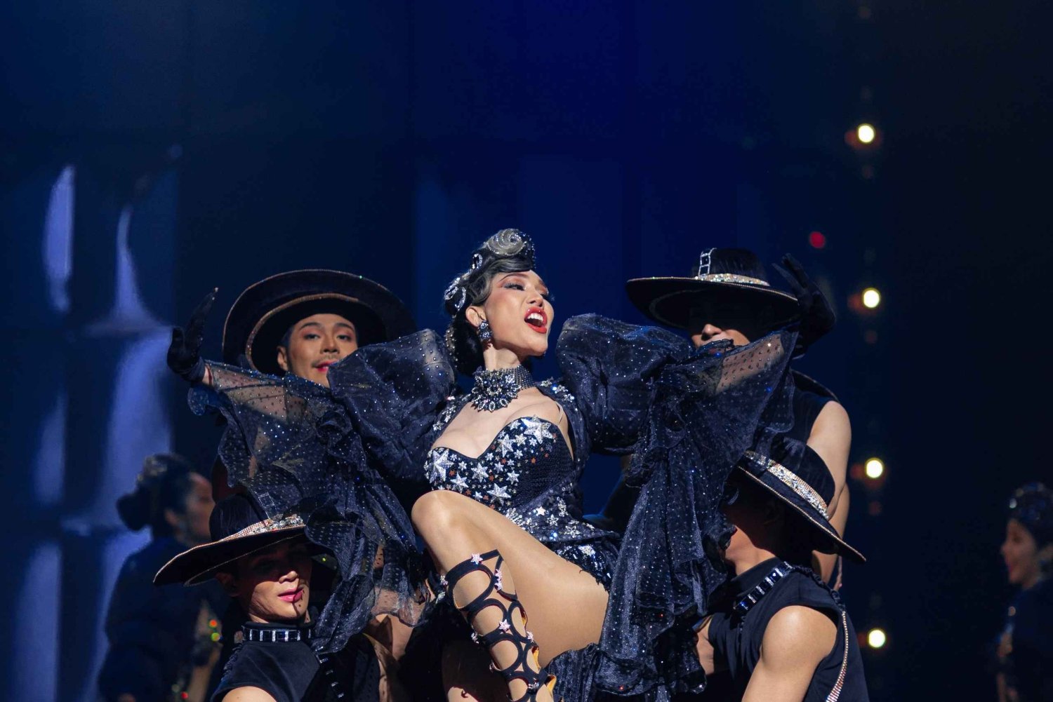 Pattaya: Alcazar Cabaret Show Admission Ticket