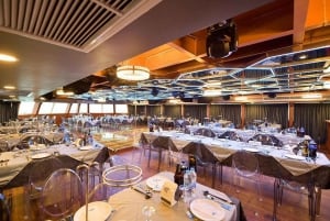 Pattaya : Dîner-croisière All Star, spectacle de cabaret et buffet de bière