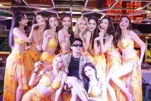 Pattaya : Dîner-croisière All Star, spectacle de cabaret et buffet de bière