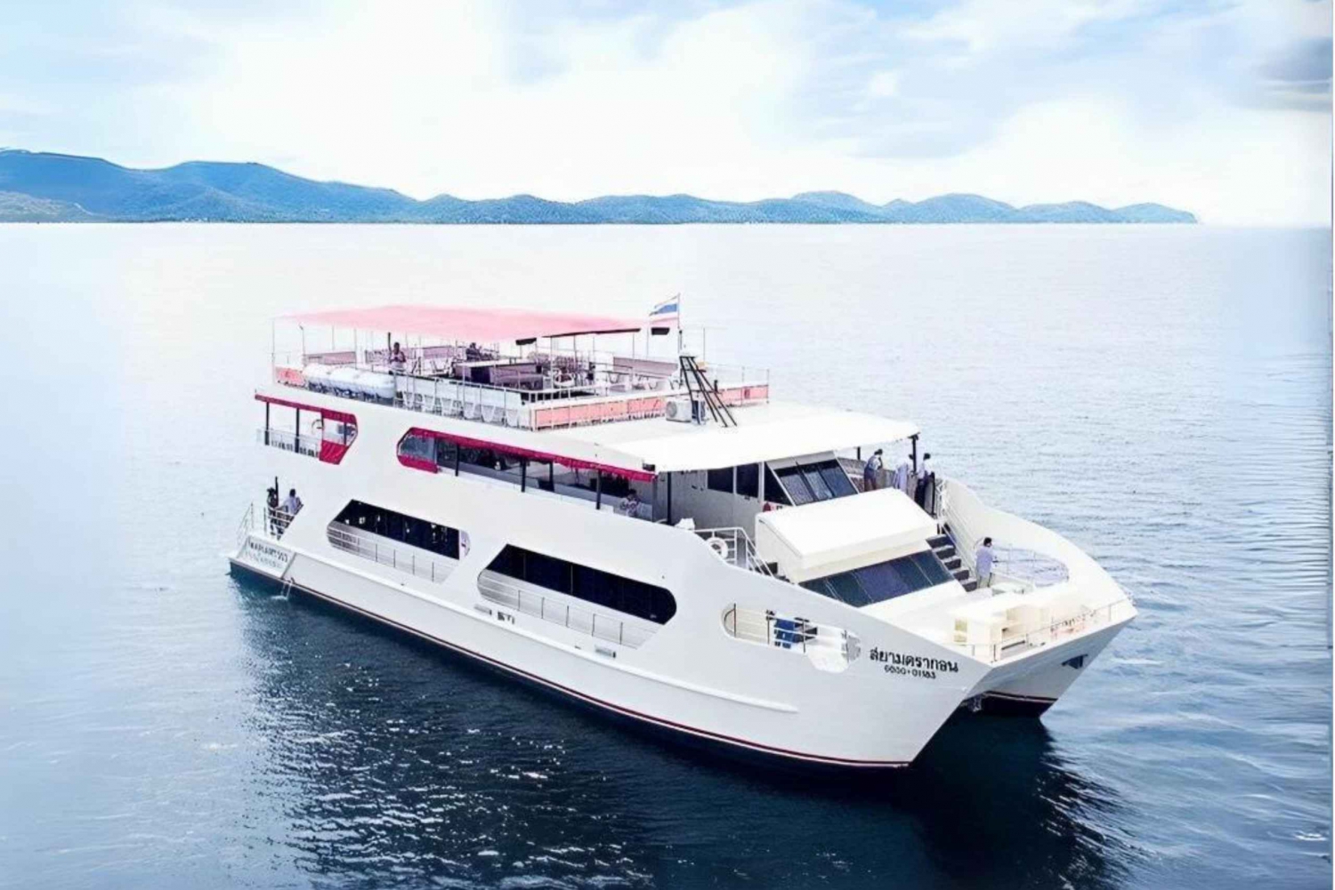 Pattaya: Catamaran Dinner Buffet Cruise