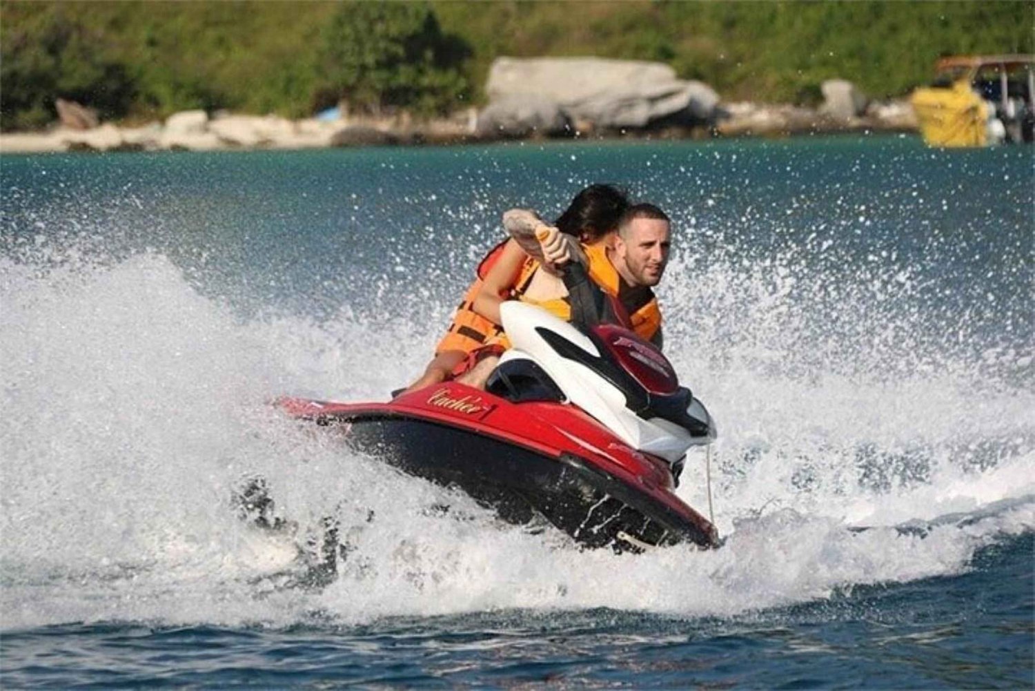 パタヤ:コーラルアイランド・スピードボート・ランチ・アクティビティ(選択制)