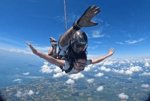 Pattaya : Saut en parachute DROPZONE avec transfert à l'hôtel