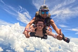 Pattaya, USA Dropzone Tandem Skydive med returtransfer