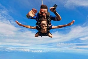 Pattaya, USA Dropzone Tandem Skydive med returtransfer