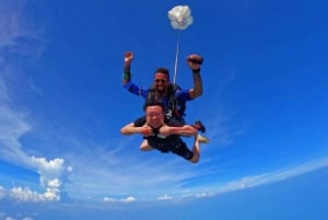 Pattaya, USA Dropzone Tandem Skydive med returtransfer