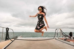 パタヤ：カタマランで行く3つの島への特別ツアー（ビュッフェ式ランチ付き）