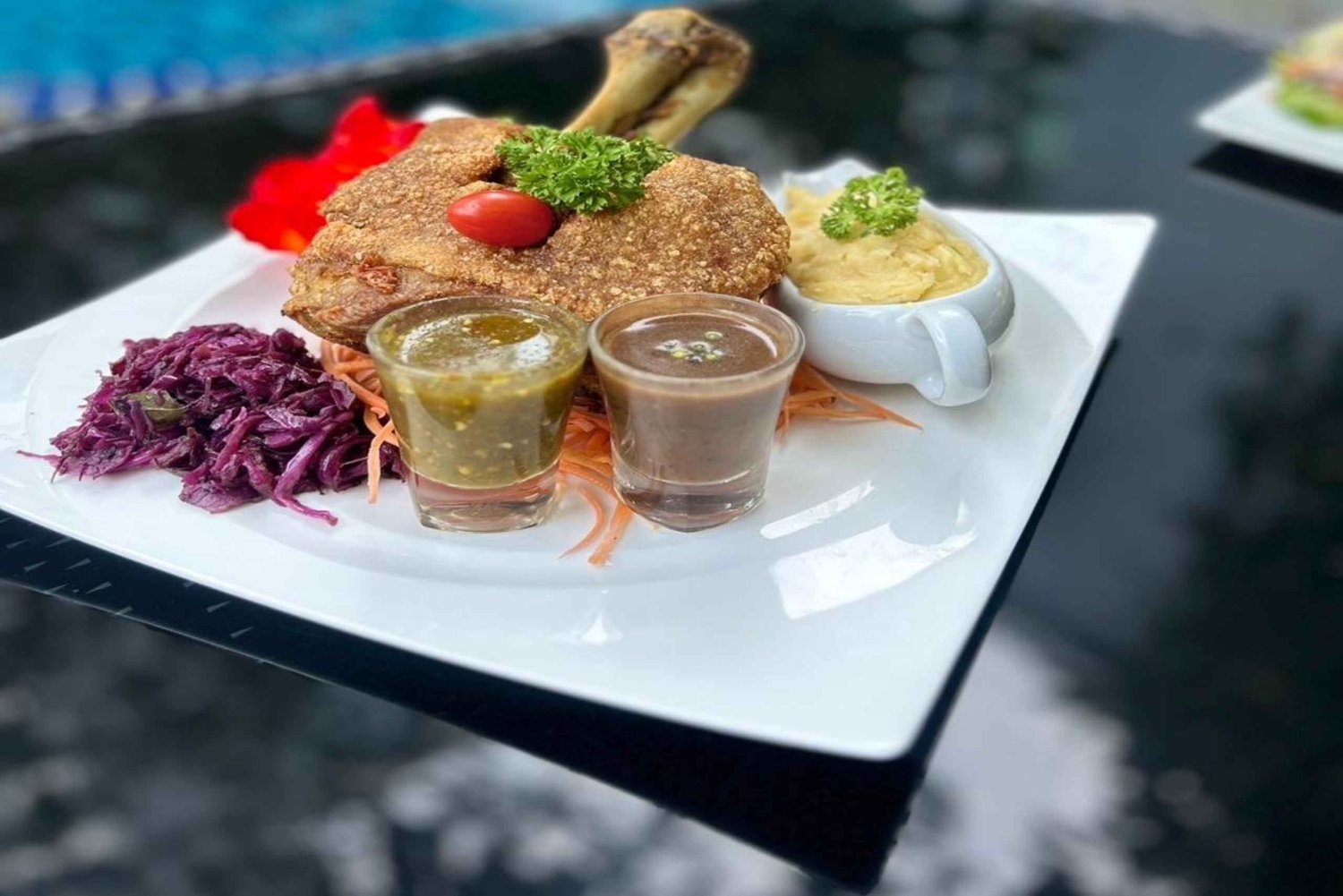 Pattaya: Indigo Bar en Bay Beach Resort Jomtien Paquetes de comida y bebida