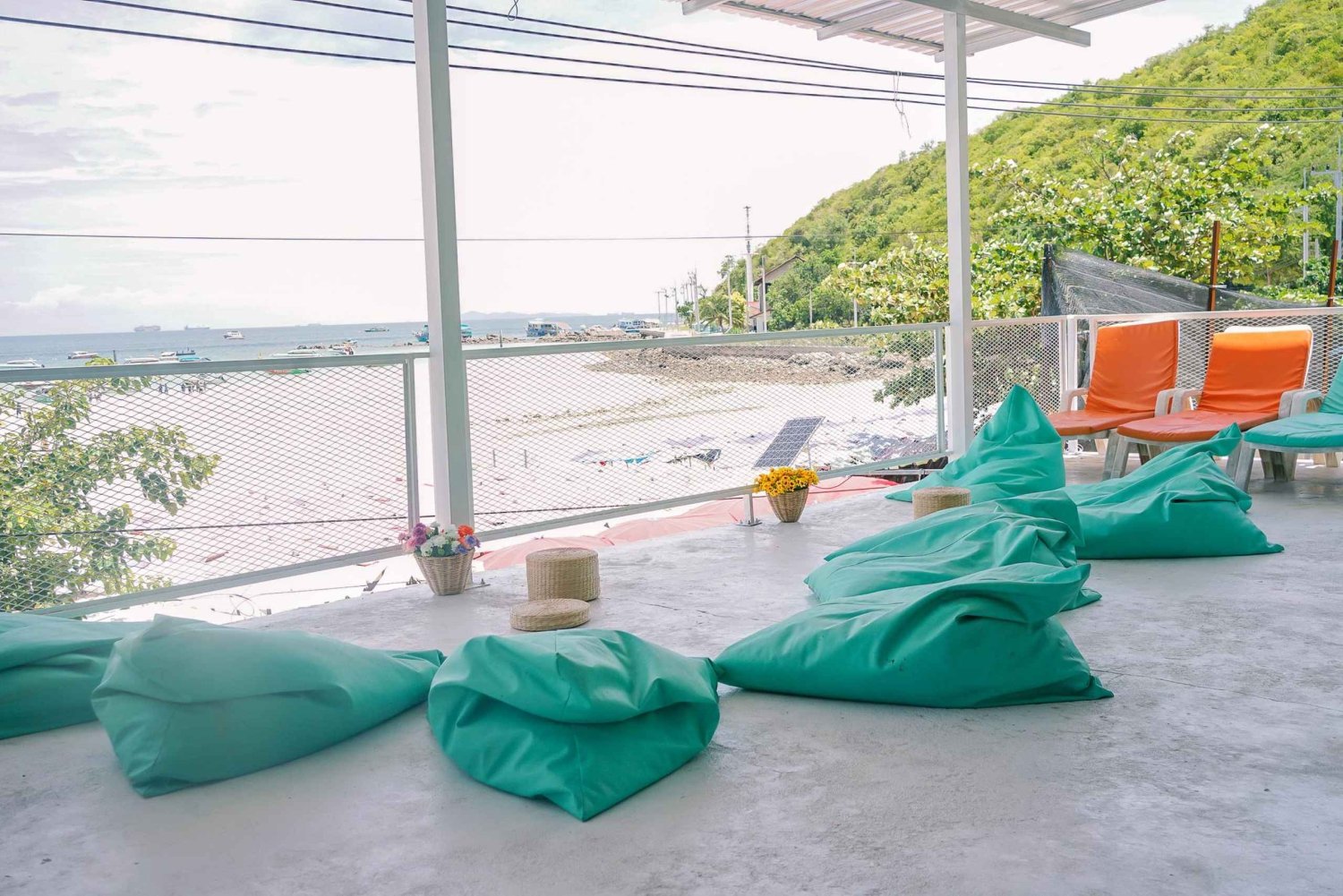 Pattaya: Dagsutflykt till Korallön (Koh Larn) med lunch med skaldjur