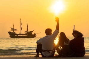Pattaya: Piratbåttur med DJ och vattenaktiviteter