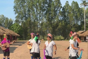 Inträdesbiljett till Pattaya Long Neck Tribe