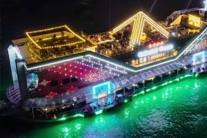 Pattaya: Oriental Carnival Dinner Cruise Cabaret Show Buffet