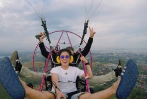 Pattaya: lot paralotniowy widziany nad wybrzeżem Pattaya