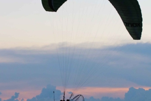 Pattaya: lot paralotniowy widziany nad wybrzeżem Pattaya