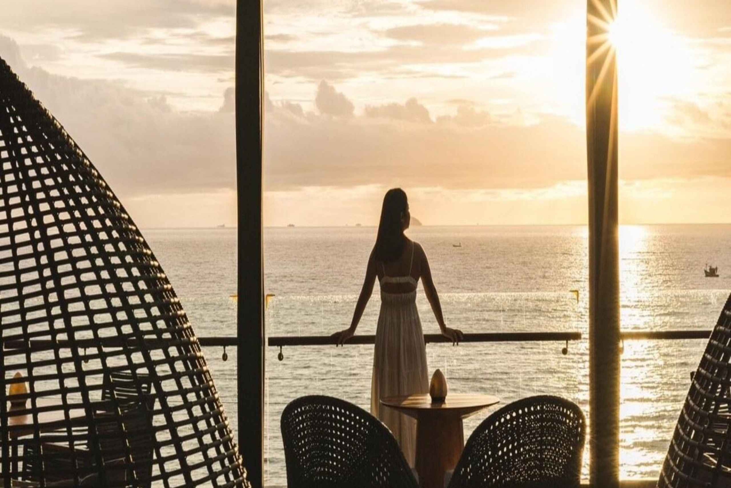 パタヤ：ペブルズ・バー＆グリル・レストラン F&B パッケージ