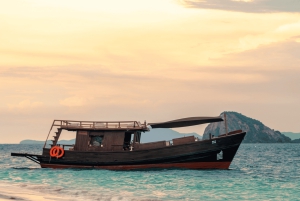 Pattaya: Privat traditionell båt-ö-resa i Sattahip