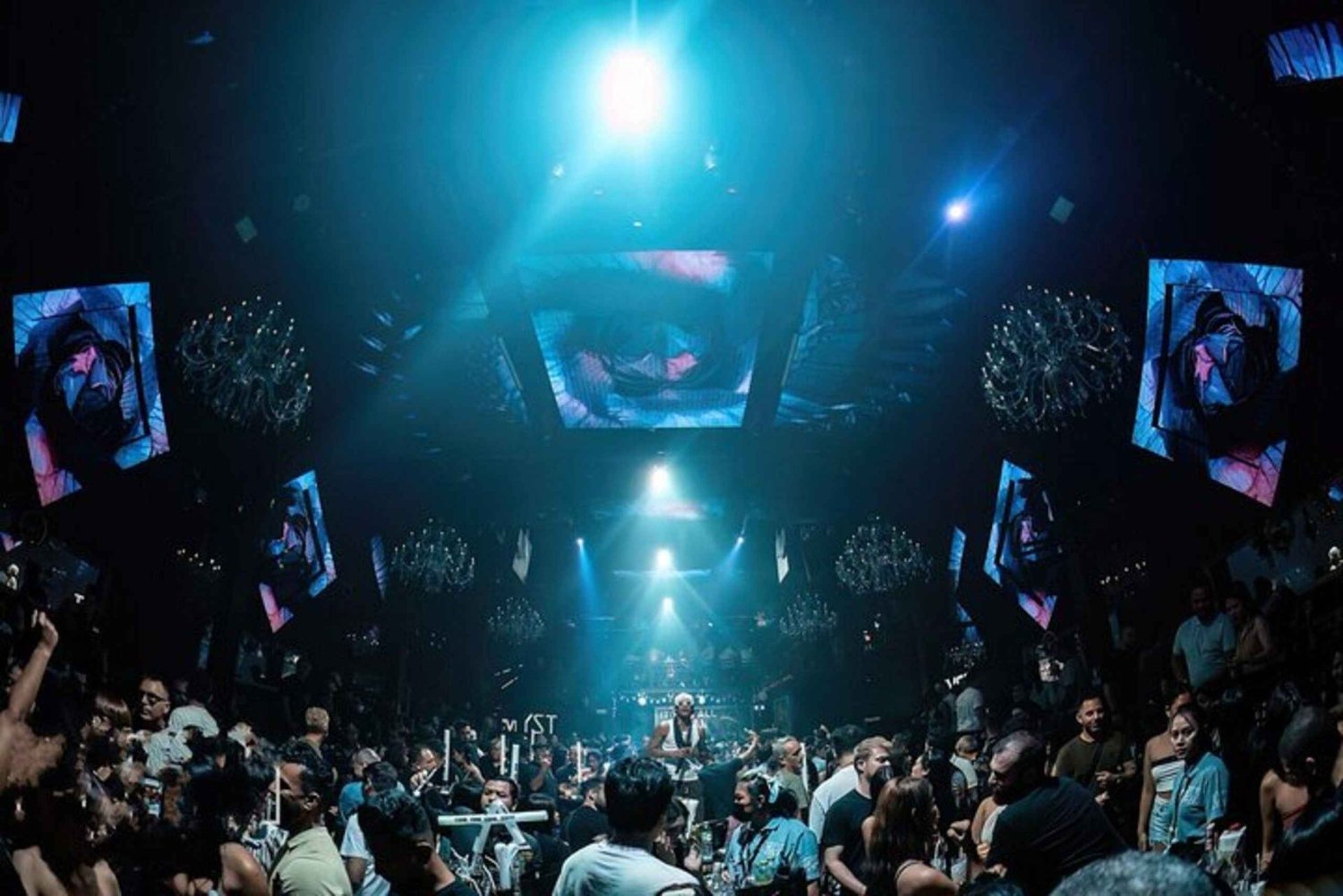 Tour de noche en Pattaya: bares, discotecas y fiesta como un lugareño