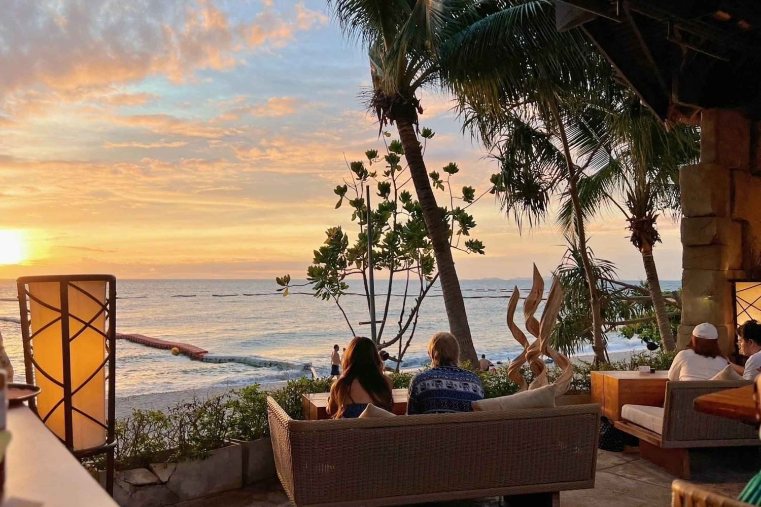 Pattaya: Dining at the Secret Beach of Wong Amart