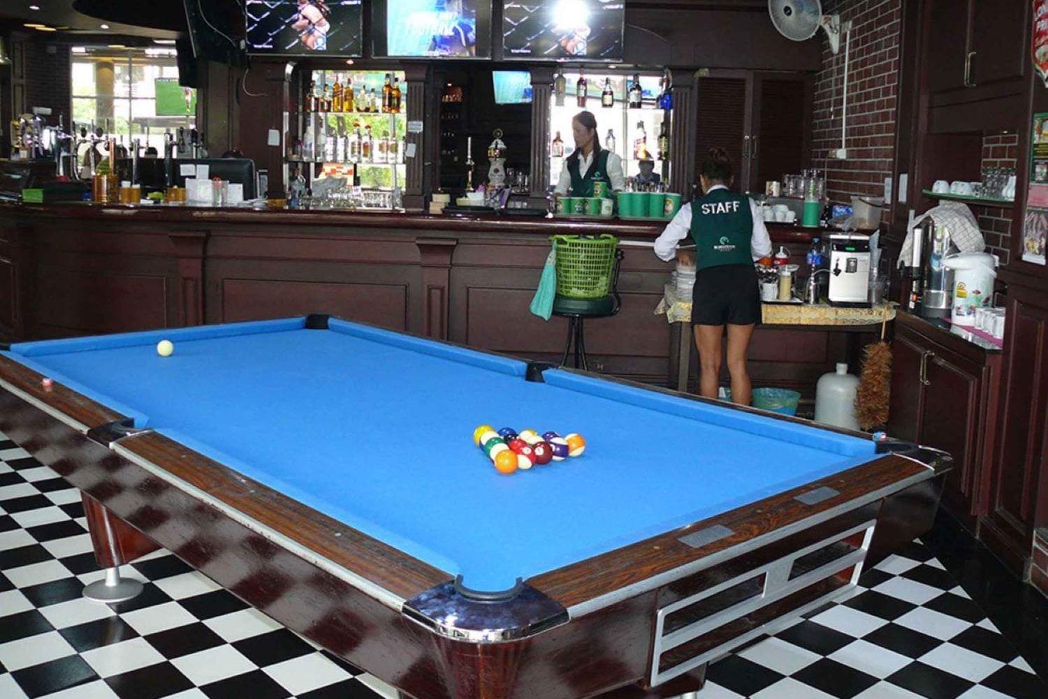 Robin Hood Tavern speciale 3-gangenmaaltijden en tafelreservering