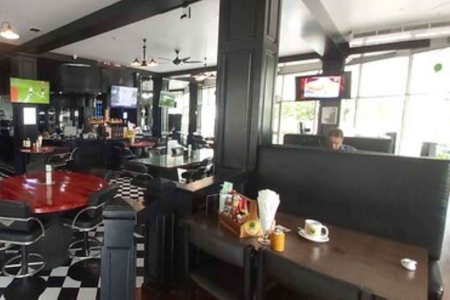 Robin Hood Tavern speciale 3-gangenmaaltijden en tafelreservering