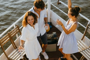 Solo Sunset Party: Meet, Mingle & Celebrate in Pattaya