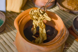 Thai Thani Cultural Village: laboratorio di stampa eco-friendly con tecnica tie-dye