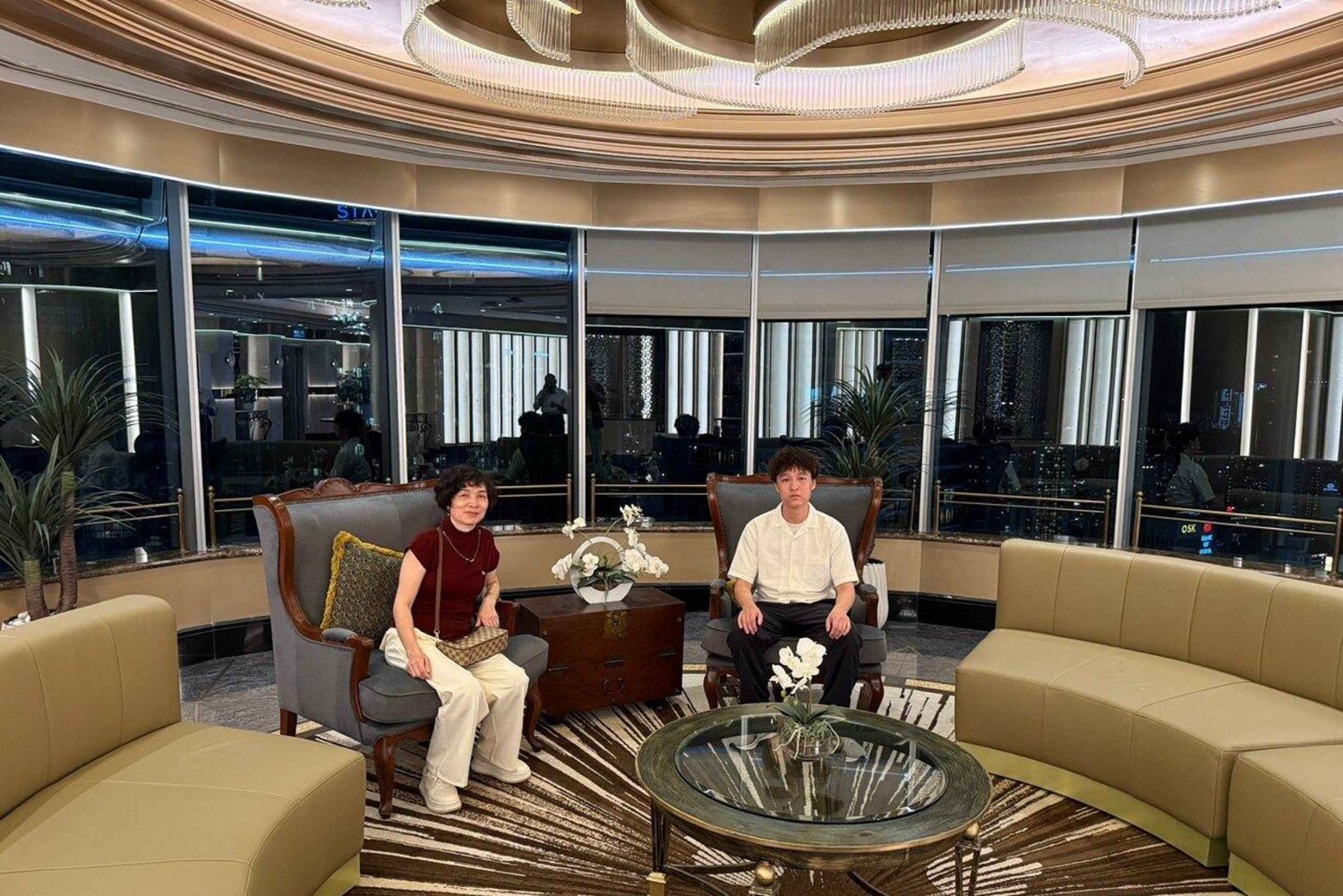 KLCC@42 Skybridge-Erlebnis & Lokale Kulinarik-Tour mit Gastgeber