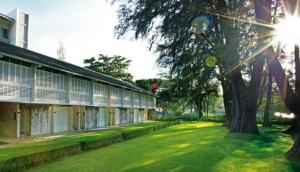Lone Pine Hotel